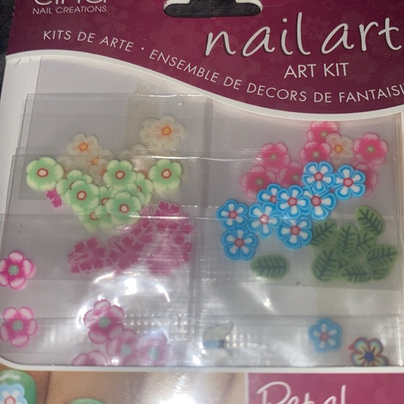 Cina Nail Creations Nail Art Kit 🌸Petal Pusher - Picture 2 of 5